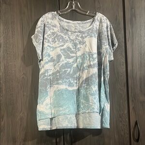 A.n.a short sleeve blue and white tie dye size XL